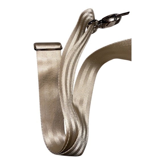 Petunia Pickle Bottom Sling Bag Crossbody Linen Blossoms - Picture 7 of 10